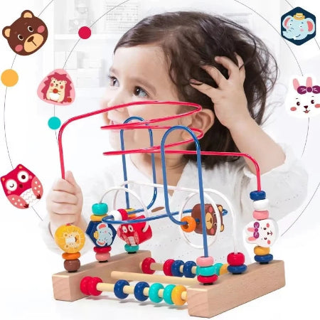 jeux billes animaux labirinthe tenu par fillette