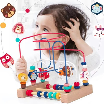 jeux billes animaux labirinthe tenu par fillette