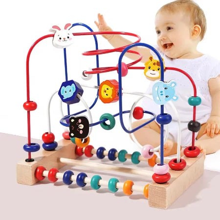 jeux billes labirinthe bébé assis heureux